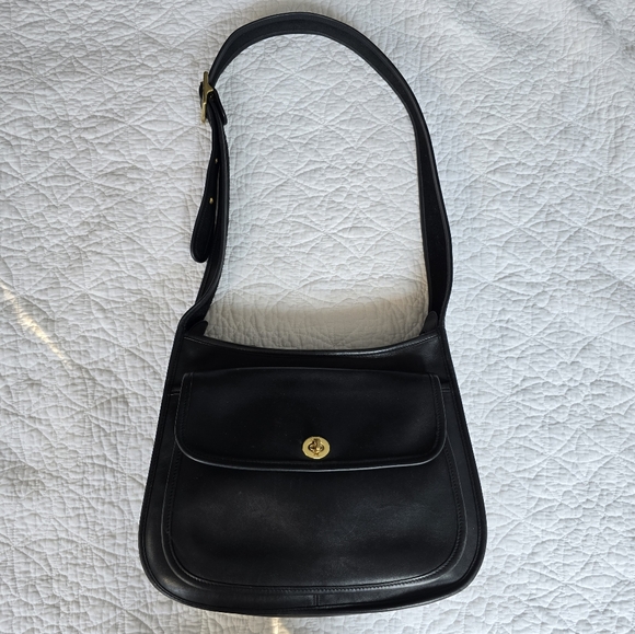 Coach Handbags - Coach Vintage Taft 9980 Black Leather Turnlock Crossbody Shoulder Bag
